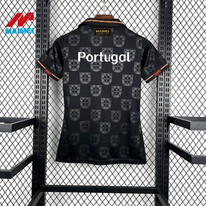 Camiseta Clásica de la Selección Femenina de <span class=keywords><strong>Portugal</strong></span> 2026, Versión Tailandesa de Alta Calidad, 100% Poliéster Ligero de Secado Rápido con Logotipo - Product Image 1
