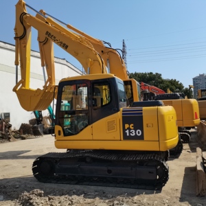 Komatsu PC130รถขุดตีนตะขาบญี่ปุ่นใช้กับเครื่องยนต์ Hino และวาล์วไฮดรอลิกของ Kawasaki ขายดีในเซี่ยงไฮ้ - Product Image 6