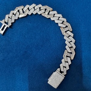 Pulsera Cubana de Plata de Ley 925 Chapada en Oro de Dos Tonos de 16 mm con Diamantes de Moissanita VVS, Disponible al Mejor Precio - Product Image 3