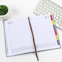 Nouveauté Agenda quotidien personnalisé en cuir PU rose Dairy 2025 2026 365 jours Espagnol Anglais A5 Agenda de luxe Cadeau avec stylo