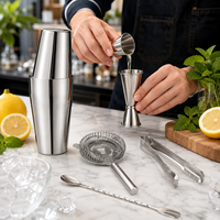 Set Shaker Boston in Acciaio Inox con Finitura a Specchio, 5 Pezzi, con Jigger, Colino, Pinze per Ghiaccio, Cucchiaio da Bar e Forchetta per Home Bar