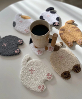 Ensemble de dessous-de-verre brodés en forme de fesses de chat amusantes, en microfibre absorbante, pour une décoration de table moderne et luxueuse, idéal pour les amoureux des animaux.