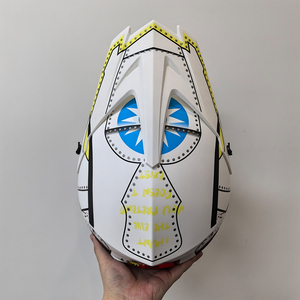 Casco fuoristrada da <span class=keywords><strong>corsa</strong></span> di Motocross 2025 progettato su misura nuova moda Dirt Bike Skate guida casco fabbrica OEM all'ingrosso - Product Image 5