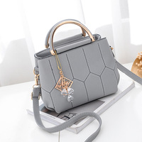 Sac à main pour femmes tendance et nouveau, sac à main très vendu avec accessoires, sac à bandoulière en cuir PU pour femmes