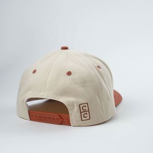 Casquette 5 panneaux de haute qualité personnalisée avec logo brodé, structure rigide, casquette 5 panneaux personnalisée avec logo brodé, casquette de sport - Product Image 3