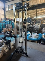 Máquina de cable multifuncional comercial 2 en 1 para dominadas y remo bajo para entrenamiento de fuerza