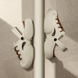 Vente Chaude d'Usine Sabots et Sandales Pantoufles Personnalisés en EVA Chaussures pour Homme de Jardin Baskets et Sabots de Course pour Homme - Product Image 3