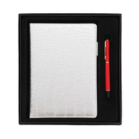 Carnets à couverture rigide en cuir de crocodile A5 personnalisés avec stylo comme coffrets cadeaux pour les fêtes, l'école, le collège