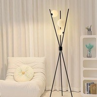 Nouvelle Lampe sur Pied de Luxe Léger Style Nordique Simple, Lampe de Chevet Designer pour Chambre, Lampe sur Pied Artistique Créative en Fer