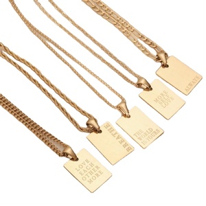 Collier bohème tendance plaqué or avec pendentif rectangulaire gravé sur mesure et citation inspirante, bijoux en acier inoxydable pour femme - Product Image 1