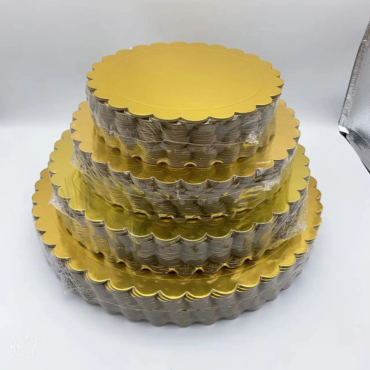 Grosir papan kue bulat serbaguna Superior perak cocok sempurna untuk kue Anda yang indah