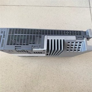 Amplificateur servo Mitsubishi Mr J4 70a AC 230 V, pilote de moteur industriel métallique - Product Image 4