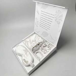 Coffret Cadeau Masque de Sommeil Élastique Ultra Doux en Soie de Mûrier 6A de Luxe, Comprend Masque pour <span class=keywords><strong>les</strong></span> <span class=keywords><strong>Yeux</strong></span>, Chouchou pour Cheveux, <span class=keywords><strong>Bandeau</strong></span>, Idéal pour <span class=keywords><strong>les</strong></span> Voyages et la Nuit - Product Image 3