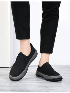 Zapatillas de running de verano para hombre Beauty Manual, diseño de malla de una sola capa, transpirables, suaves, con logo de cuero, sin cordones, estilo casual y a la moda. - Product Image 3