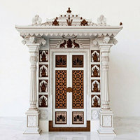 Nouvelle Arrivée : Porte de Salle de Prière en Bois de Teck Style Indien du Sud avec Piliers Éléphant – Durable, Taille et Couleur Personnalisables – Fabricant Exportateur