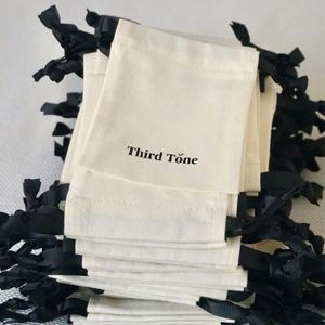 Pochette en coton écologique avec cordon de serrage, petite, de couleur naturelle, anti-poussière, recyclable, avec logo personnalisé imprimé - Product Image 2