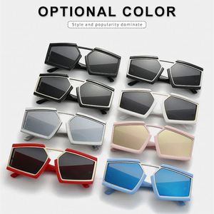 Gafas de Sol de Moda al por Mayor con Logotipo Personalizado para Mujer, Gafas de Sol Cuadradas Extra Grandes Irregulares con Marco de Metal y Protección UV400 - Product Image 5