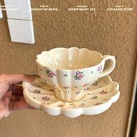 Ensemble de tasse et soucoupe à café en céramique personnalisée avec un design floral exquis pour le thé de l'après-midi ou un cadeau souvenir Tasses et soucoupes en céramique