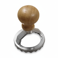 Coupe-raviolis Sybaris Line 4,5 cm, outil à pâtes, boîte de 160, en aluminium avec manche en bois, simple, excellent, sûr, modèle traditionnel dédié