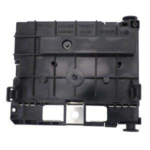 Porte-fusible Peugeot 9664706380 pour gestionnaire de batterie 308 SW en ABS - Product Image 1