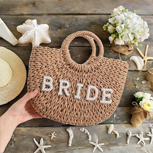 กระเป๋าโท้ทลำลองแบบมีหูหิ้วสองข้าง รุ่นปี 2025 JB ตกแต่งด้วยไข่มุกและอักษรย่อ  บุด้วยผ้าแคนวาส  สำหรับเจ้าสาว  ใช้ได้ในฤดูร้อน  ไปเที่ยวชายหาด  หรูหรา - Product Image 2