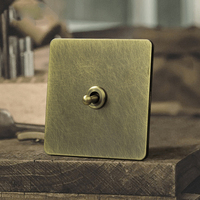 Palanca de latón Enchufe de interruptor de pared Retro Patrón desordenado de bronce personalizado Panel de acero inoxidable 220V Max. 10A Doble polo
