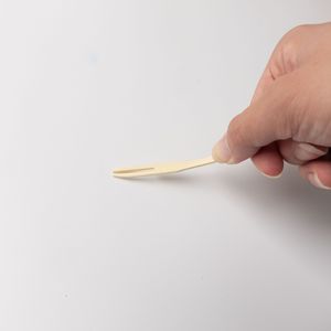 Fourchettes de dégustation de fruits en bambou naturel salubre pour les aliments ECO BAMBOO pour les zones fraîches d'épicerie et les comptoirs d'échantillonnage au détail - Product Image 3