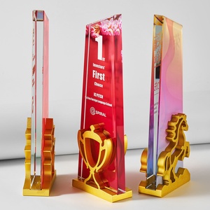 Trofeo di Lusso in Metallo con Cristalli <span class=keywords><strong>a</strong></span> Tema Equino |   <span class=keywords><strong>Regalo</strong></span> Aziendale di Alta Gamma per i Migliori Prestatori - Product Image 5