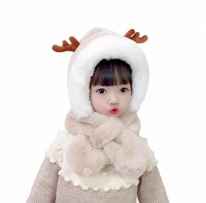 Chapeau pour enfants avec écharpe, chapeau d'hiver pour filles, en peluche épaisse et chaude, mignon, avec protection pour les oreilles en forme de bois de cerf, pour bébés - Product Image 1