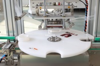Machine de scellage rotative entièrement automatique pour films en aluminium et plastique, pour gobelets, bouteilles et bocaux en PET, équipement de scellage pour films PE