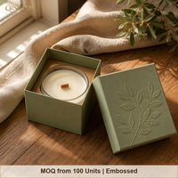 Caja Rígida Personalizada con Tapa y Base en Verde Salvia, Caja de Regalo de Lujo con Relieve para Velas Aromáticas