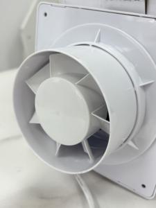 Ventilador <span class=keywords><strong>de</strong></span> escape <span class=keywords><strong>con</strong></span> logotipo personalizado <span class=keywords><strong>de</strong></span> <span class=keywords><strong>salida</strong></span> <span class=keywords><strong>de</strong></span> fábrica, ventilador <span class=keywords><strong>extractor</strong></span> montado en la pared cuadrado <span class=keywords><strong>de</strong></span> plástico silencioso sin escobillas <span class=keywords><strong>con</strong></span> rodamiento <span class=keywords><strong>de</strong></span> bolas <span class=keywords><strong>de</strong></span> 4 pulgadas y 100mm - Product Image 3