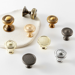Nouvelles poignées et boutons de meubles en alliage de zinc de <span class=keywords><strong>style</strong></span> chinois, finition bronze <span class=keywords><strong>antique</strong></span> pour armoire, commode, tiroir, meubles de cuisine et meubles TV - Product Image 1