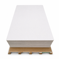 Panneau mural blanc WPC résistant aux chocs pour hôpitaux, anti-collision, noyau solide, étanche, ignifuge, vente en gros pour projets