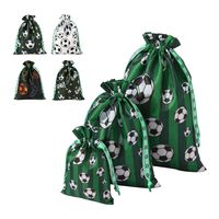 Nouvelle conception : Sacs à cordon en polyester imprimés football, pochettes cadeaux sur le thème du football pour les fêtes sportives