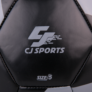 CJ Sports Ballon de football en PVC noir de haute qualité, durable et thermocollé, taille 5-pour tous les âges en match d'entraînement récréatif - Product Image 2
