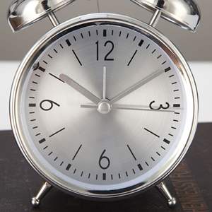 Retro Tarzı Çalar Saat, Öğrenci Çocuk Kuvars Mekanizmalı Çalar Saat, Metal Saat, Sessiz Gece Lambası Hediye Toptan Satış - Product Image 3