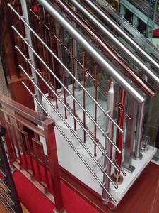 床または階段用のヴィラケーブル手すり用のモダンなデザインのステンレス鋼ケーブルおよびワイヤー手すり - Product Image 3