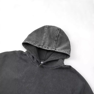 Sweat à capuche unisexe noir délavé à l'acide, coupe ample et matelassée, avec design personnalisé « God Is Good », en coton athlétique imperméable, idéal pour le printemps - Product Image 2