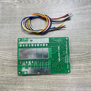 Carte de protection 12V 100A pour batterie LiFePO4 3.2V à quatre cellules avec équilibrage et port de sortie séparé - Product Image 4