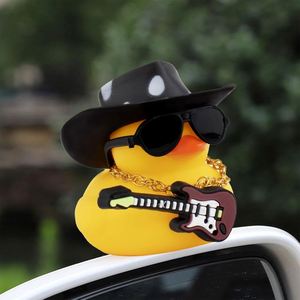 Vente Flash : Décorations de tableau de bord de voiture en forme de canard en caoutchouc avec guitare, pour canards cow-boy stylés avec chapeau, collier et lunettes de soleil - Product Image 2