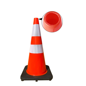 Cono de Tráfico Reflectante de PVC de 70 cm, Cono de Seguridad Flexible y Duradero, Diseño Apilable para Control de Multitudes en Carreteras, Estacionamientos y Autopistas - Product Image 6