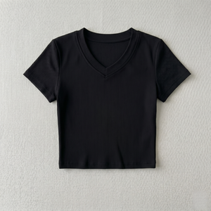 Camiseta Corta Personalizada OEM para Mujer, Cuello en V, Tejido de Punto Acanalado, Color Negro Sólido, Corte Ajustado, Top Sexy para Mujer - Product Image 3