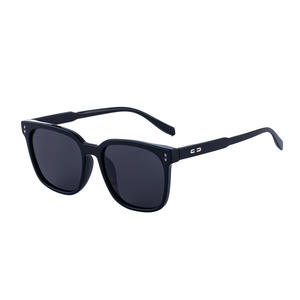 Lunettes de soleil polarisées à monture carrée de style Gm pour femmes, noires, en métal, verres TAC UV400, protection solaire extérieure - Product Image 1