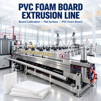 Ligne d'extrusion de panneaux en mousse plastique PVC avec table de calibrage pour panneaux de meubles et panneaux d'affichage à surface lisse