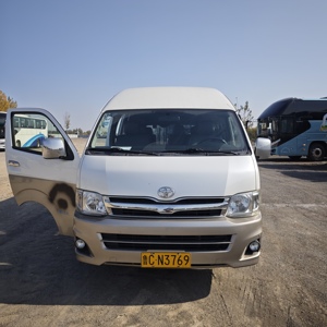 Toyota Hiace Usada, Autobús Diésel con Transmisión Automática, <span class=keywords><strong>13</strong></span> Asientos, Minibús de 10 Asientos en Venta - Product Image 2