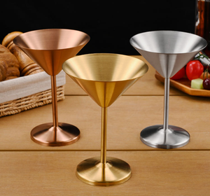 أكواب كوكتيل مارتيني من الفولاذ المقاوم للصدأ 304 المصقول، أدوات بار قابلة لإعادة الاستخدام للحفلات والمطاعم، أواني شرب متينة غير قابلة للكسر - Product Image 1