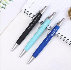 Cadeaux promotionnels de haute qualité les plus vendus, stylos à bille en plastique personnalisés, stylos à bille pour hôtel avec logo personnalisé - Product Image 4