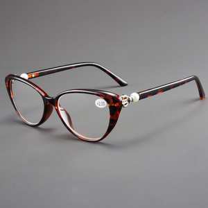 <span class=keywords><strong>Gafas</strong></span> <span class=keywords><strong>de</strong></span> lectura <span class=keywords><strong>para</strong></span> mujer estilo mariposa, montura completa dorada ojo <span class=keywords><strong>de</strong></span> gato, <span class=keywords><strong>con</strong></span> patrón <span class=keywords><strong>de</strong></span> caparazón <span class=keywords><strong>de</strong></span> tortuga y filtro <span class=keywords><strong>de</strong></span> luz azul. - Product Image 1