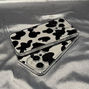 Coque de téléphone antichoc transparente à texture laiteuse et à micro-perforations, idéale pour iPhone 17 Pro Max - Product Image 3